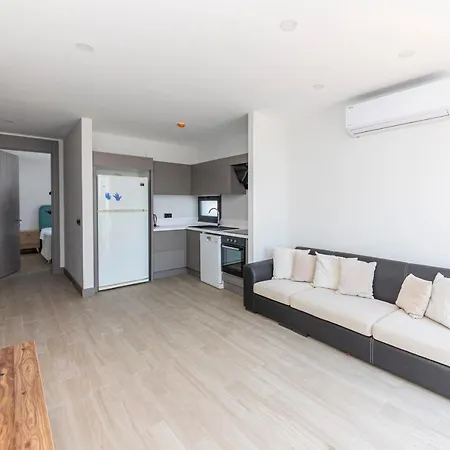Modern Apartment Near Beach With Central Location In Bodrum 公寓