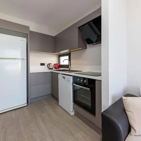 Modern Apartment Near Beach With Central Location In Bodrum 公寓 居姆贝特